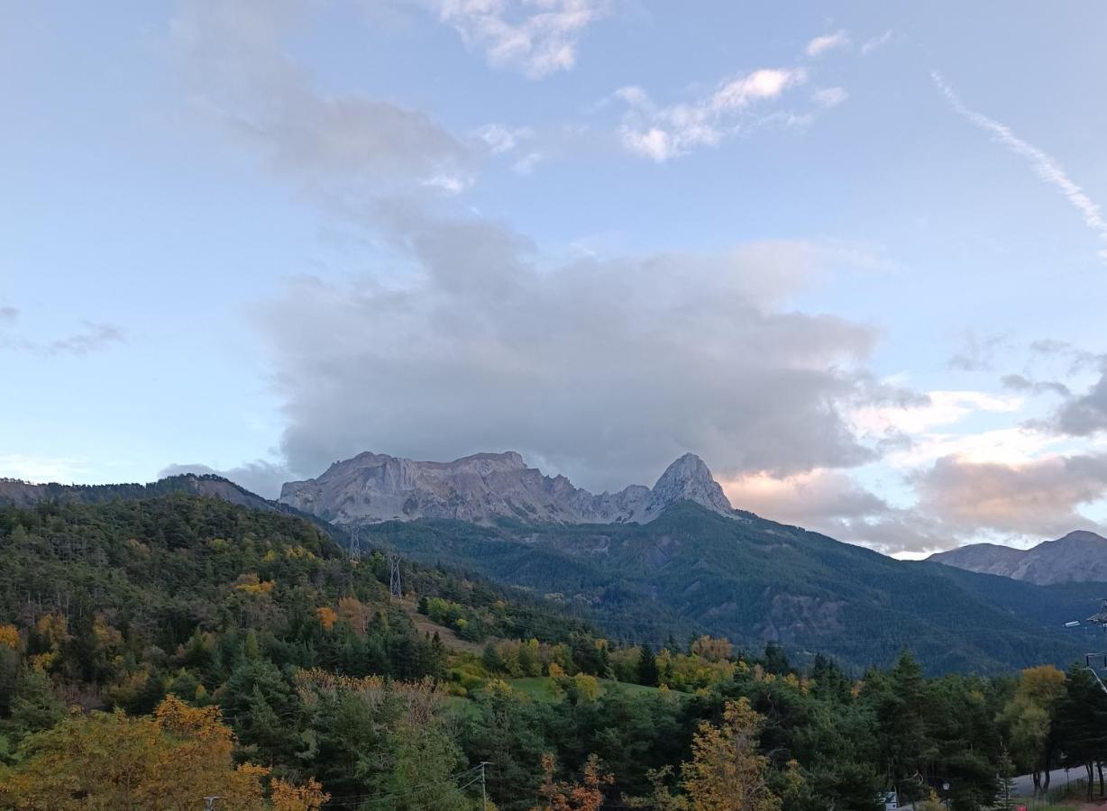 Grand Studio 3 Personnes Idealement Place Barcelonnette Luaran gambar